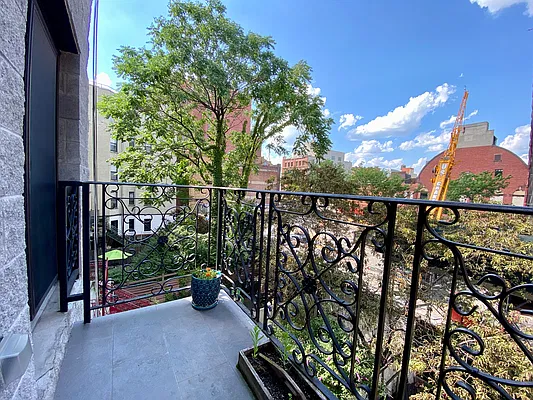 Rented by Bohemia Realty Group | media 6