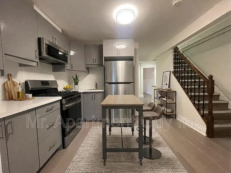 88 Clyde St — Photo 2
