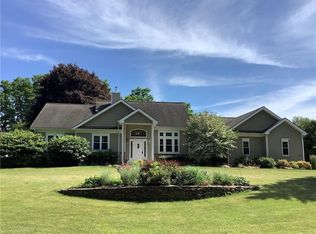 1091 Larkston Dr, Webster, NY 14580