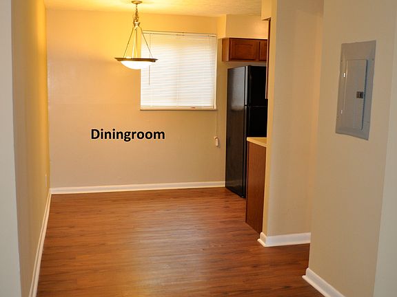2nd image of 8224 Wooster Pike