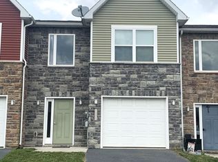 212 Meriweather Dr, Chambersburg, PA 17201