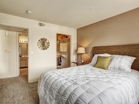 5th image of 9425 S Riverside Dr #1126