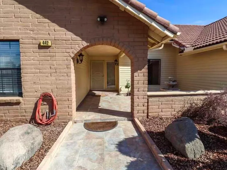 442 E Audubon Dr — Photo 9
