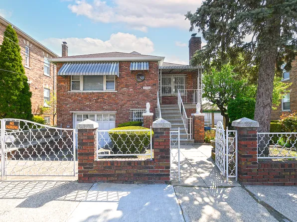 2432 Hering Avenue image 1 of 23