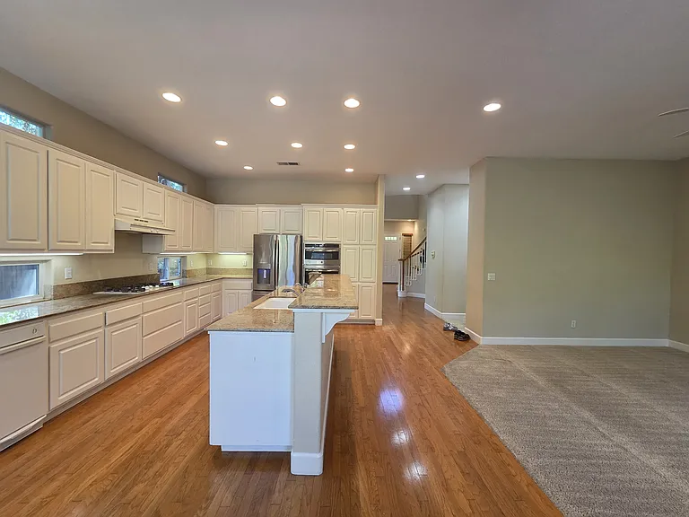 1406 Yukon St — Photo 20