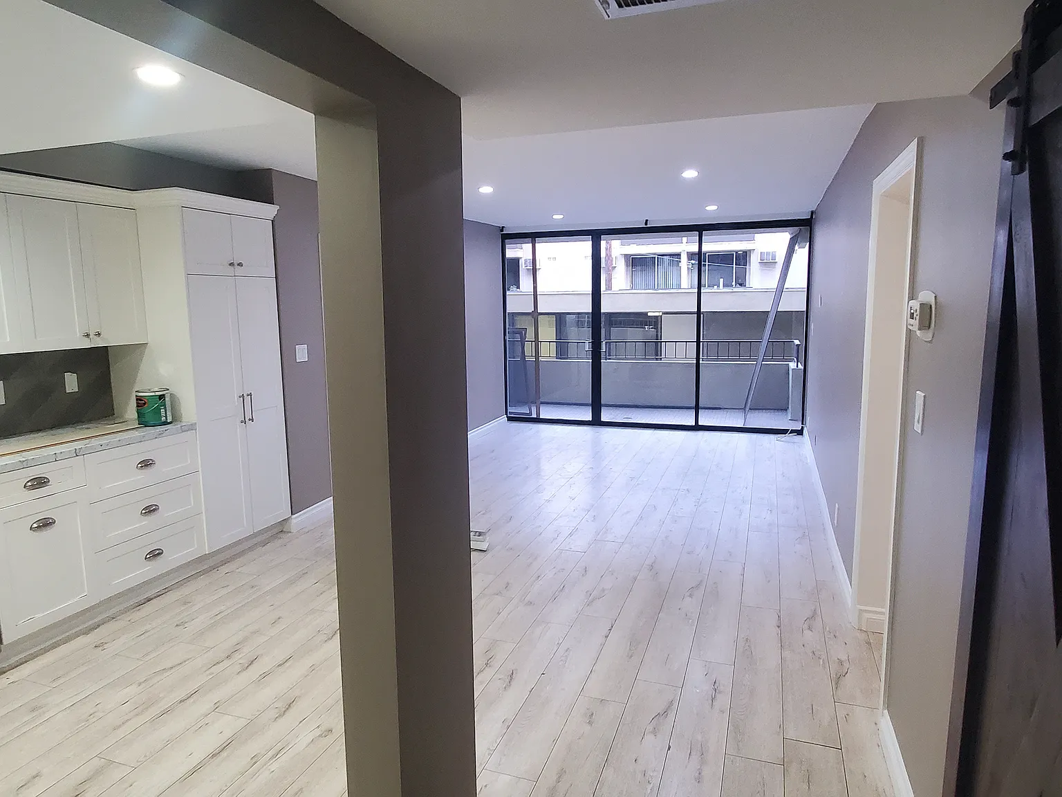 2 bed, 1000 sqft, $4,000 — Photo 3