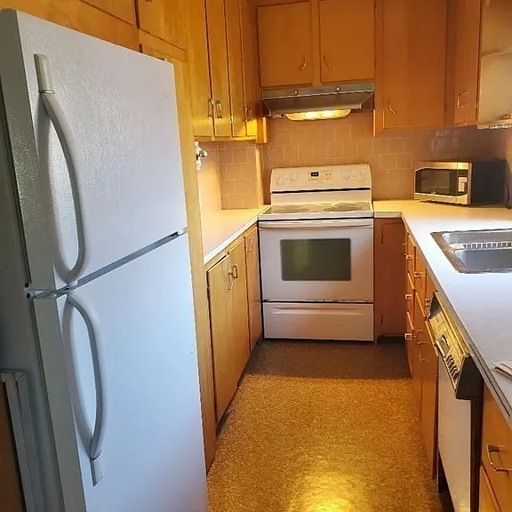 547 Robeson St #2 — Photo 1