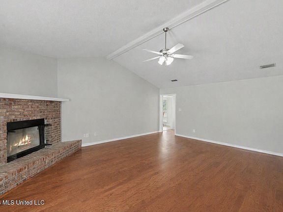 5th image of 204 Bonnett Ln #A