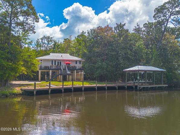 13009 Riverland Dr, Biloxi, MS 39532