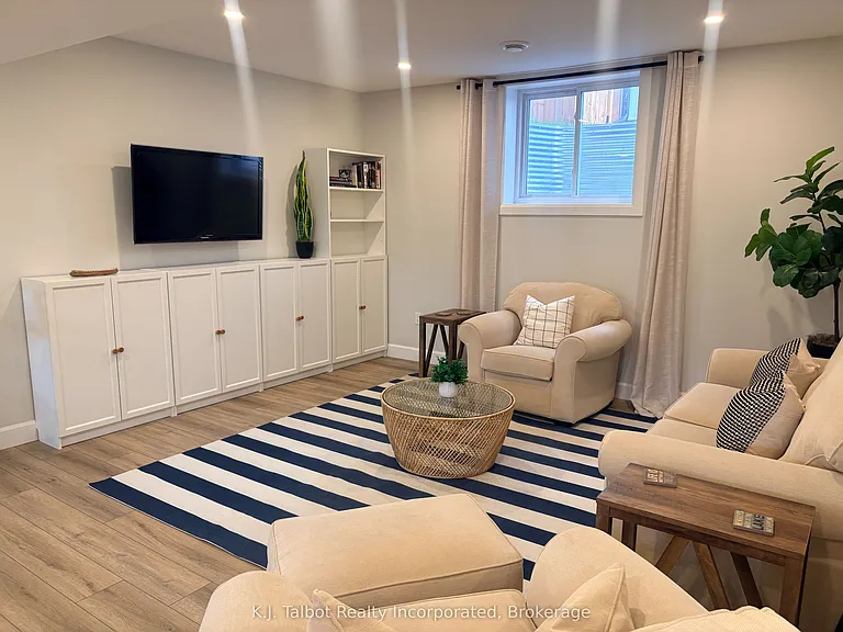 451 Woodridge Dr #2 — Photo 4