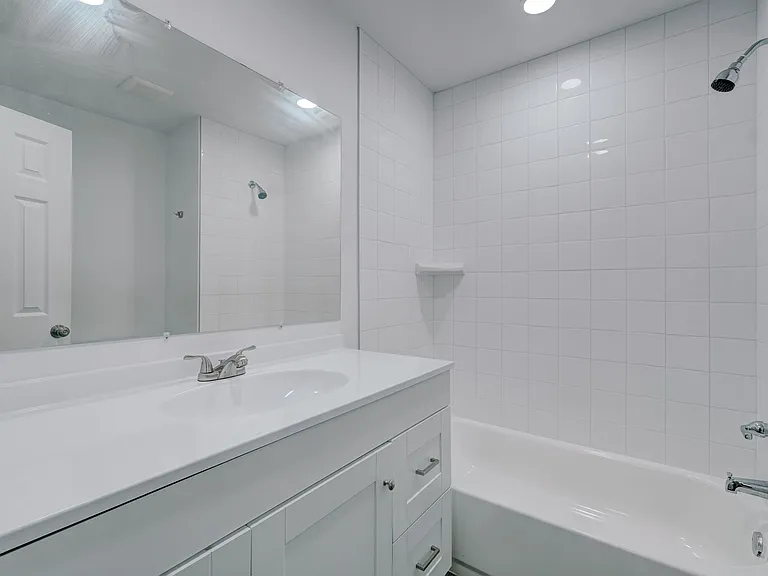 2808 NW 57th St #1 — Photo 13