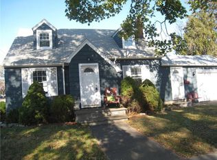 60 Cooper Rd, Rochester, NY 14617