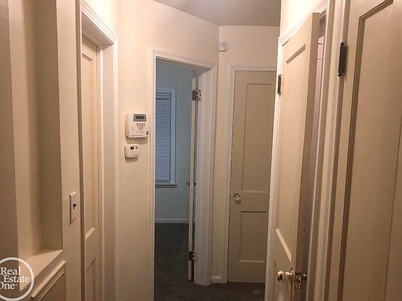 5th image of 23060 David Ave