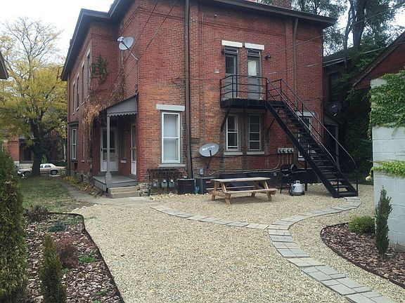 2nd image of 87 Warren St #87