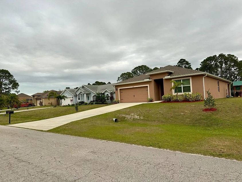 1st image of 538 Vin Rose Cir SE