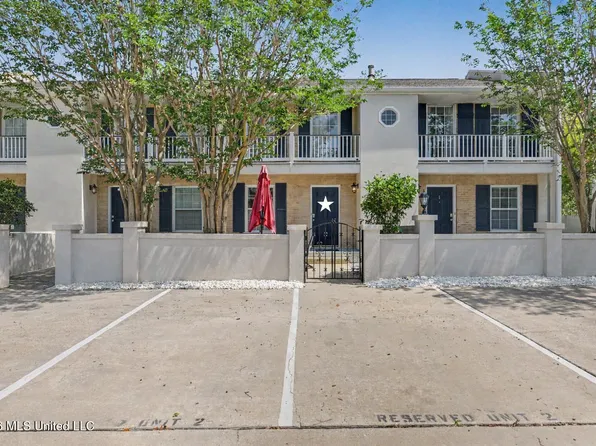 105 Demontluzin Ave APT 2, Bay Saint Louis, MS 39520
