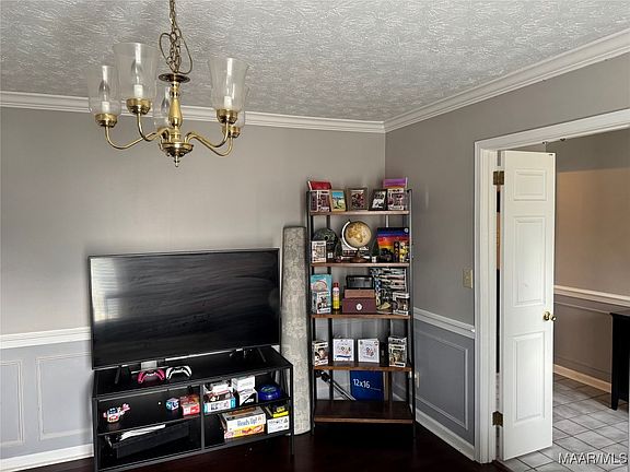 4th image of 5906 Balmoral Rd