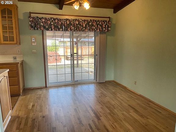 3rd image of 1466 Fairview Dr