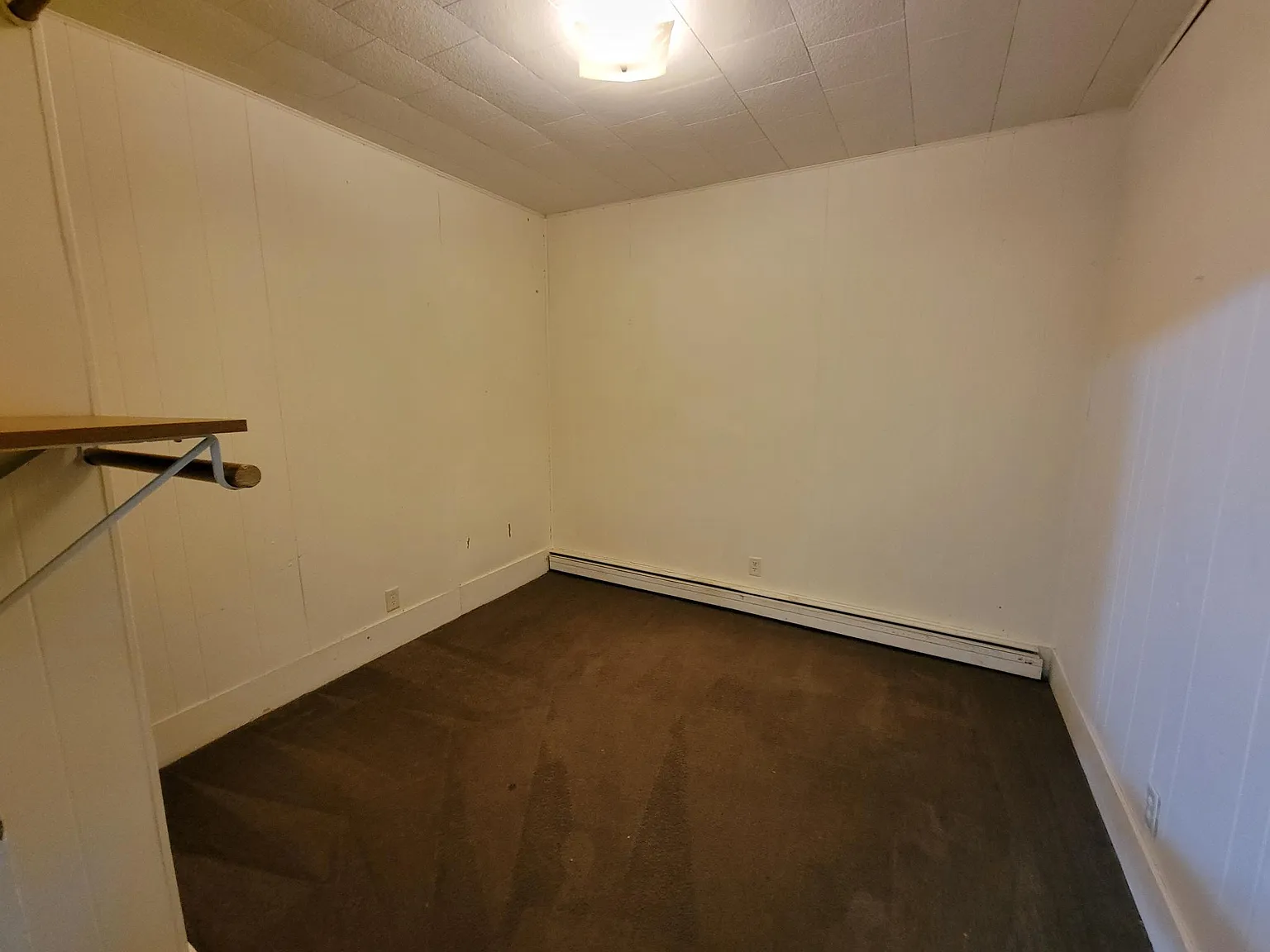 5 bed, 1300 sqft, $995 — Photo 4