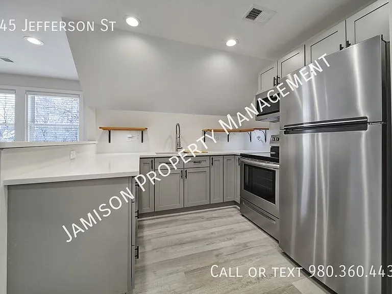 345 Jefferson St — Photo 9