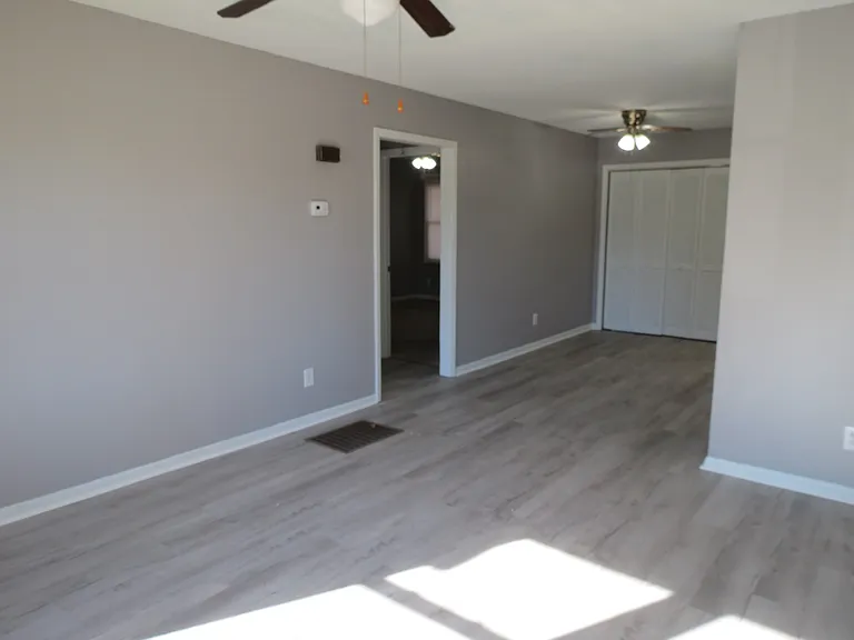 207 Brook St — Photo 8