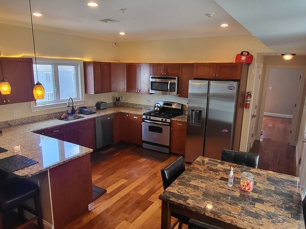 105 School St #3