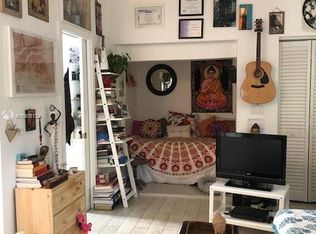 261 NW 50th St #1, Miami, FL 33127