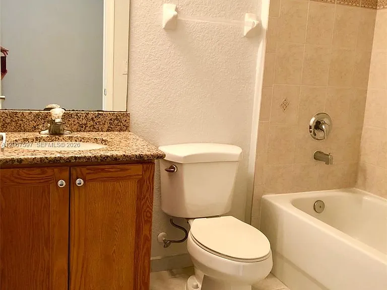 1811 NE 5th St #1501 — Photo 21