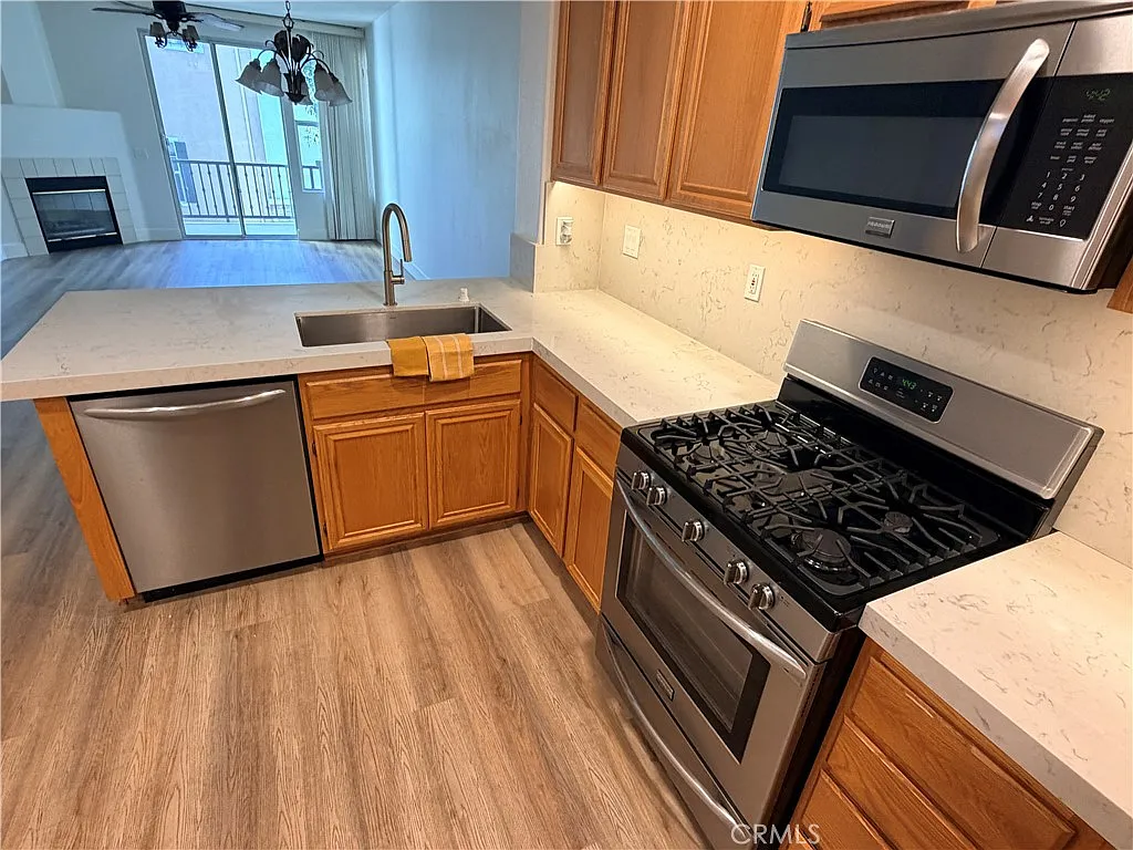 2 bed, 2.5 bath, 1172 sqft, $3,375 — Photo 4