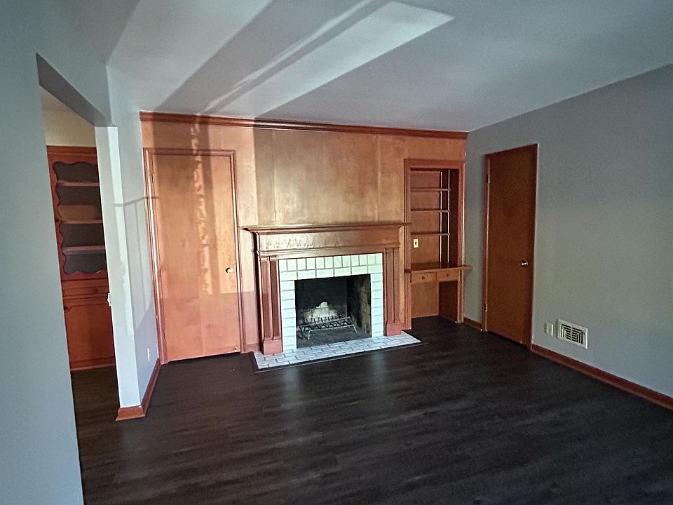 1st image of 310 Idlewylde Dr #3