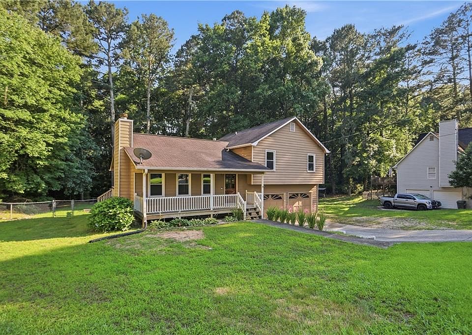 1st image of 3 Crocker Ln