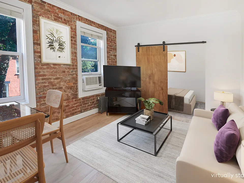 92 Perry St #3