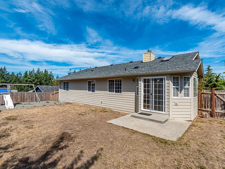 1725 SW Nienhuis St — Photo 16