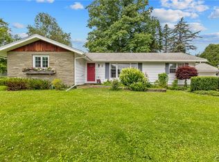 8 Riverview Dr, Fulton, NY 13069