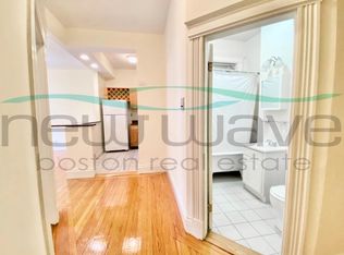 28 Queensberry St APT 2R, Boston, MA 02215