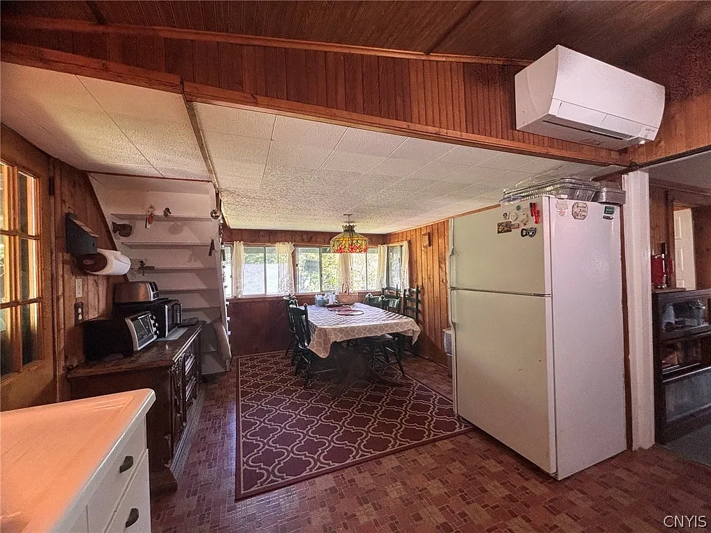 4 bed, 2.0 bath, 1152 sqft, $2,500 — Photo 4