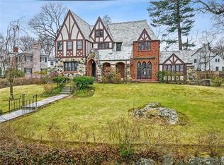 221 Lyncroft Rd, New Rochelle, NY 10804