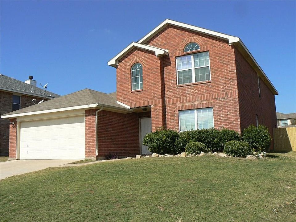 1st image of 1011 Cove Hollow Dr