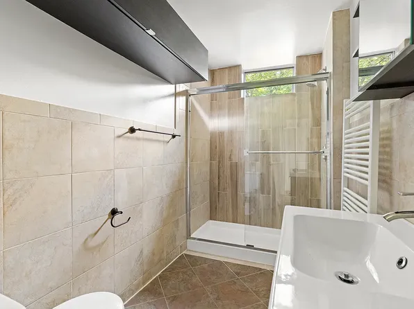 447 De Graw Street image 7 of 8