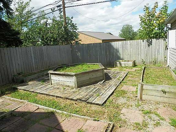 3rd image of 2244 Aberdeen Ave