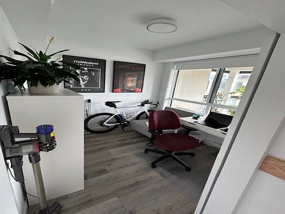 4th image of 11639 227th St #606