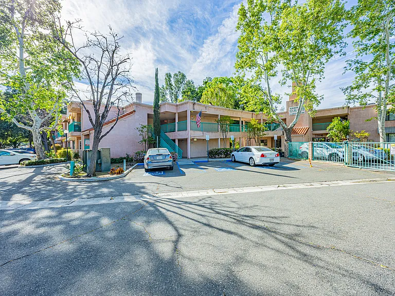22815 Market St #110 — Photo 23