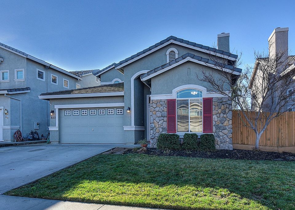 1st image of 313 Bettencourt Dr