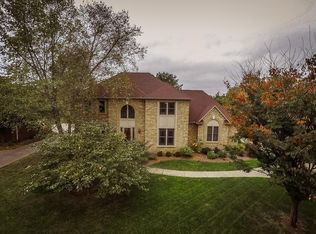 8901 Yellow Wood Pl, Lyndon, KY 40242