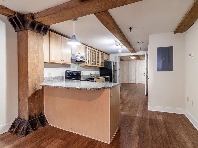 Cigar Lofts — Photo 10