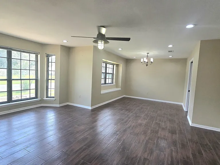 12119 Mallory Ave — Photo 13