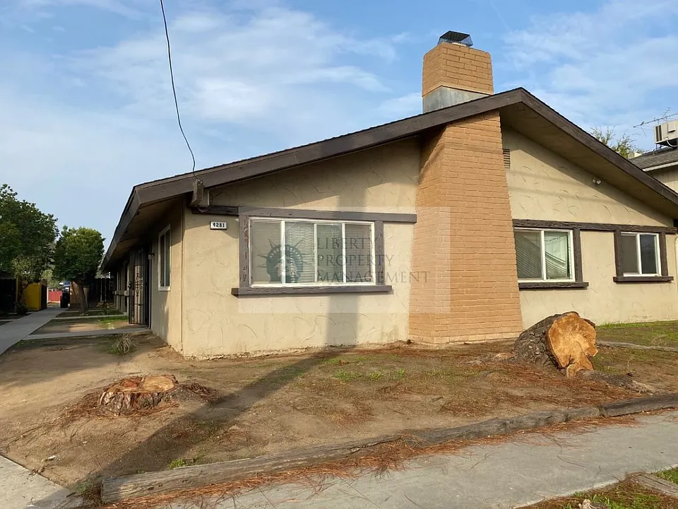 4281 N Chestnut Ave #102