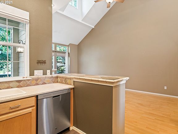 5th image of 1666 NE Ashberry Dr