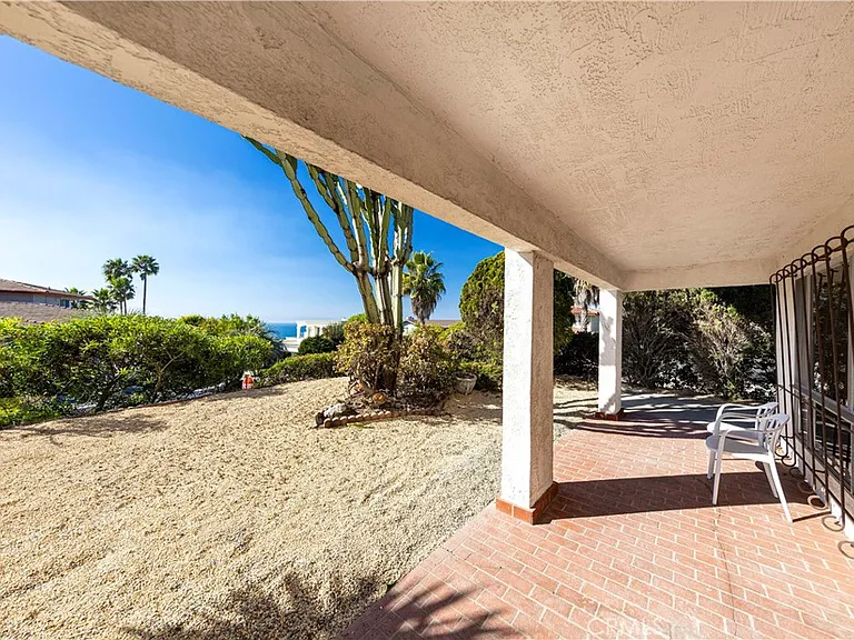 308 E Avenida Cordoba — Photo 2