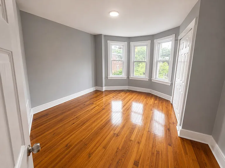 1246 Morton St — Photo 2